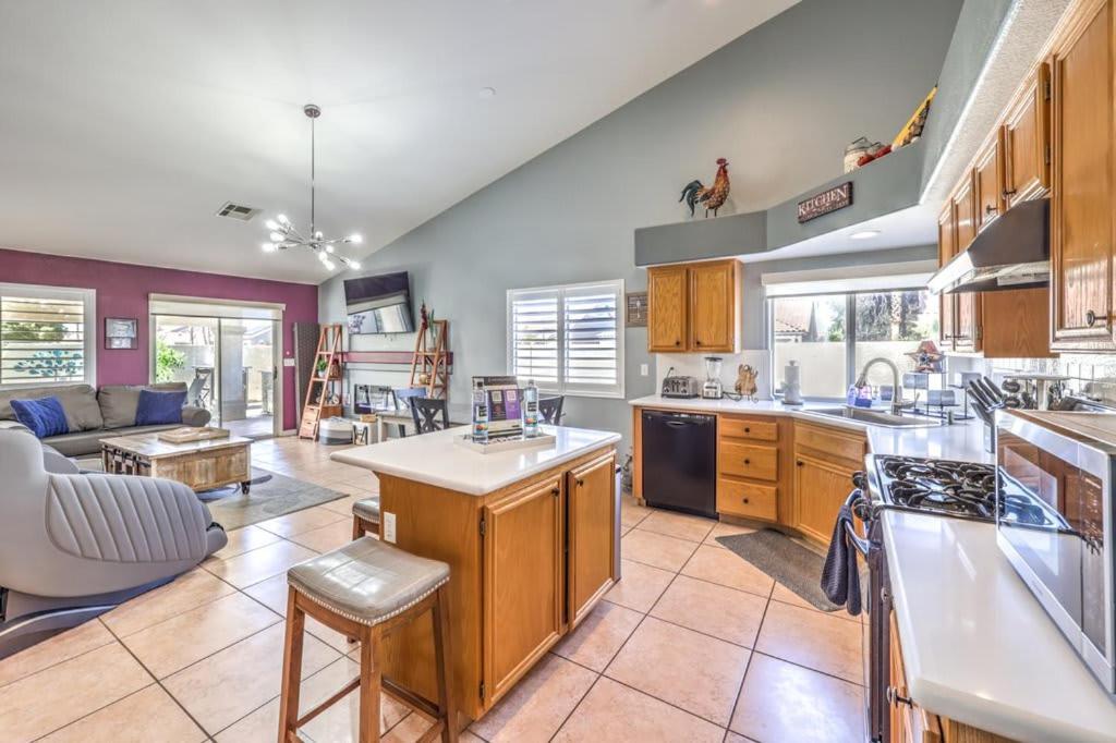 Family Fun For Everyone In Las Vegas- 4 Bedrooms, Billiards, Game Room Henderson Εξωτερικό φωτογραφία